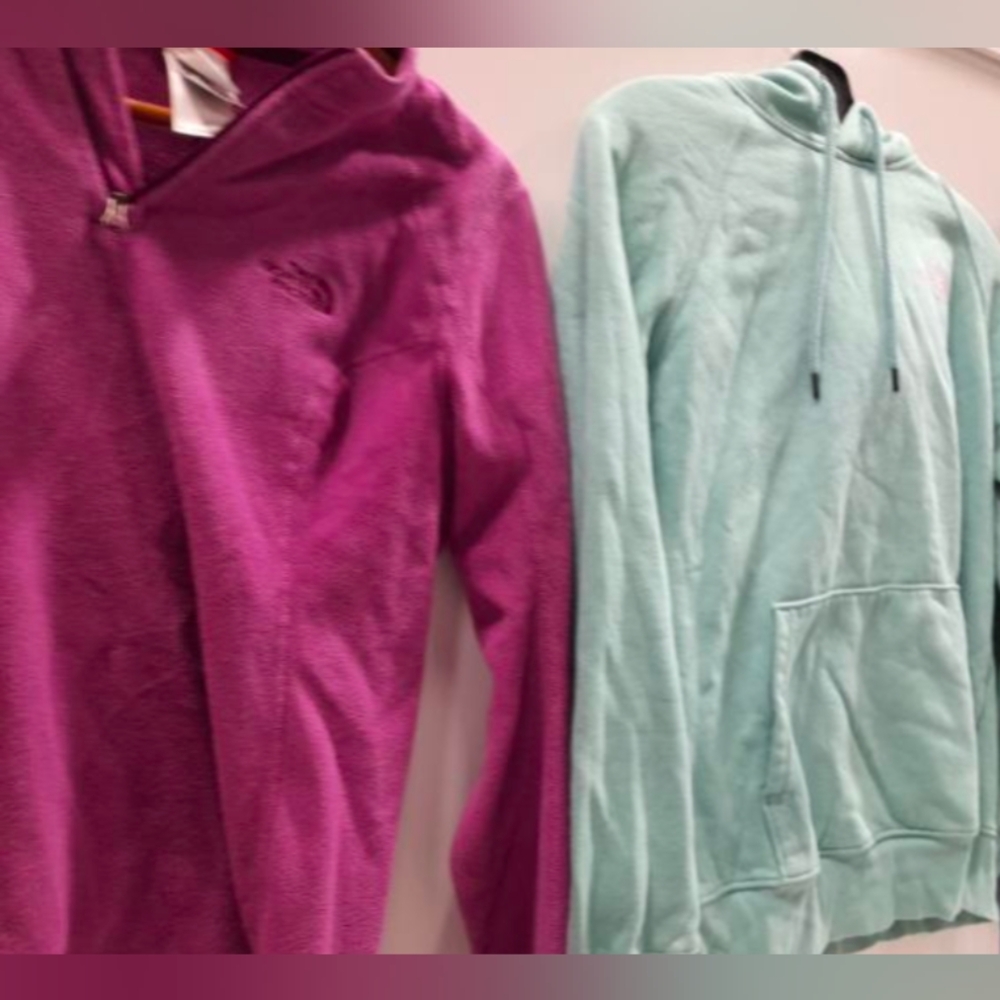 The North Face Women's 2 PCs Value Lot Hoodie, Quarter Zip Sweatshirt Size M - Picture 2 of 6
